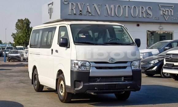 Buy Import Toyota Hiace White Car in Import - Dubai in Ali Sabieh Region Buy Import Toyota Hiace White Car in Import - Dubai in Ali Sabieh Region