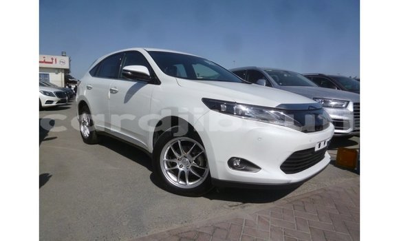 Acheter Import Voiture Toyota Harrier Blanc à Import - Dubai, Ali Sabieh Region Acheter Import Voiture Toyota Harrier Blanc à Import - Dubai, Ali Sabieh Region