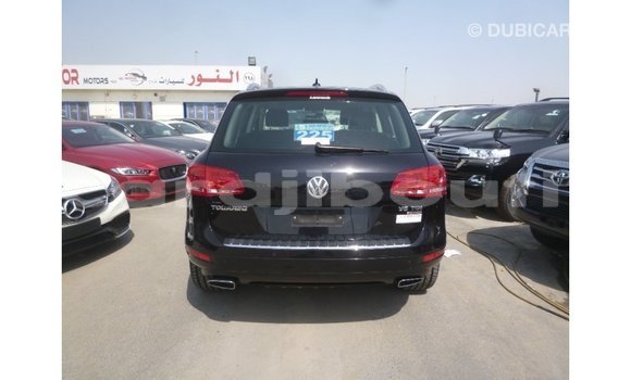 Acheter Import Voiture Volkswagen Touareg Noir à Import - Dubai, Ali Sabieh Region Acheter Import Voiture Volkswagen Touareg Noir à Import - Dubai, Ali Sabieh Region