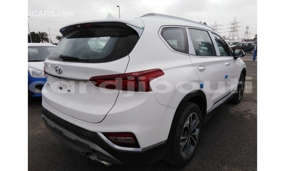 Buy Import Hyundai Santa Fe White Car in Import - Dubai in Ali Sabieh Region Buy Import Hyundai Santa Fe White Car in Import - Dubai in Ali Sabieh Region