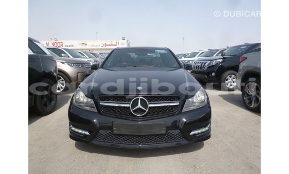 Acheter Import Voiture Mercedes-Benz 190 Noir à Import - Dubai, Ali Sabieh Region Acheter Import Voiture Mercedes-Benz 190 Noir à Import - Dubai, Ali Sabieh Region
