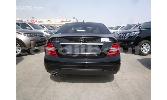 Acheter Import Voiture Mercedes-Benz 190 Noir à Import - Dubai, Ali Sabieh Region Acheter Import Voiture Mercedes-Benz 190 Noir à Import - Dubai, Ali Sabieh Region