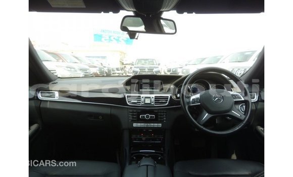 Acheter Import Voiture Mercedes-Benz 200 Bleu à Import - Dubai, Ali Sabieh Region Acheter Import Voiture Mercedes-Benz 200 Bleu à Import - Dubai, Ali Sabieh Region