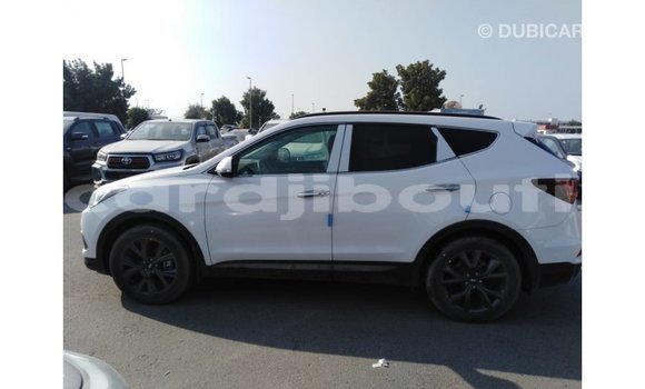 Buy Import Hyundai Santa Fe White Car in Import - Dubai in Ali Sabieh Region Buy Import Hyundai Santa Fe White Car in Import - Dubai in Ali Sabieh Region