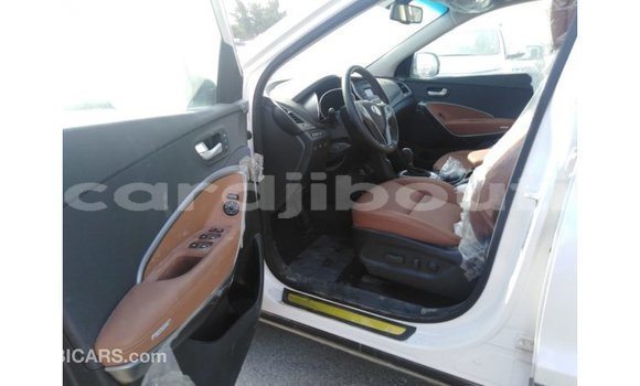 Buy Import Hyundai Santa Fe White Car in Import - Dubai in Ali Sabieh Region Buy Import Hyundai Santa Fe White Car in Import - Dubai in Ali Sabieh Region