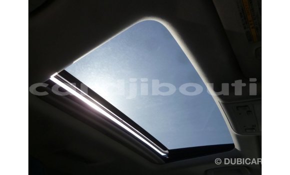 Acheter Import Voiture Toyota Land Cruiser Blanc à Import - Dubai, Ali Sabieh Region Acheter Import Voiture Toyota Land Cruiser Blanc à Import - Dubai, Ali Sabieh Region