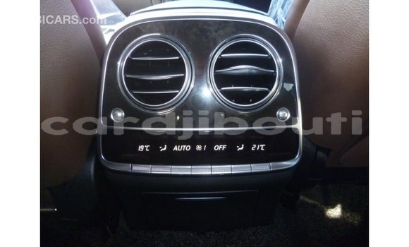 Acheter Import Voiture Mercedes-Benz 190 Blanc à Import - Dubai, Ali Sabieh Region Acheter Import Voiture Mercedes-Benz 190 Blanc à Import - Dubai, Ali Sabieh Region