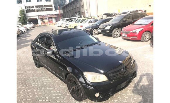 Buy Import Mercedes-Benz 190 (W201) Black Car in Import - Dubai in Ali Sabieh Region Buy Import Mercedes-Benz 190 (W201) Black Car in Import - Dubai in Ali Sabieh Region
