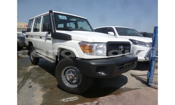 Acheter Import Voiture Toyota Land Cruiser Blanc à Import - Dubai, Ali Sabieh Region Acheter Import Voiture Toyota Land Cruiser Blanc à Import - Dubai, Ali Sabieh Region
