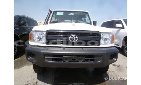Acheter Import Voiture Toyota Land Cruiser Blanc à Import - Dubai, Ali Sabieh Region Acheter Import Voiture Toyota Land Cruiser Blanc à Import - Dubai, Ali Sabieh Region