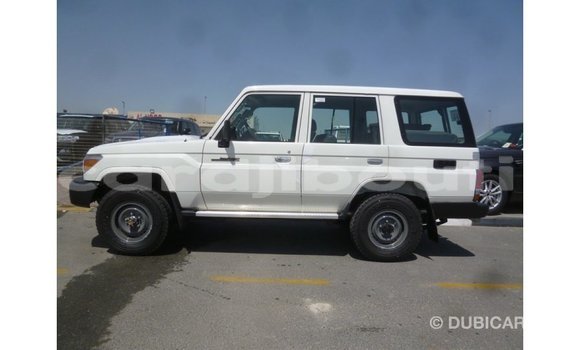 Acheter Import Voiture Toyota Land Cruiser Blanc à Import - Dubai, Ali Sabieh Region Acheter Import Voiture Toyota Land Cruiser Blanc à Import - Dubai, Ali Sabieh Region