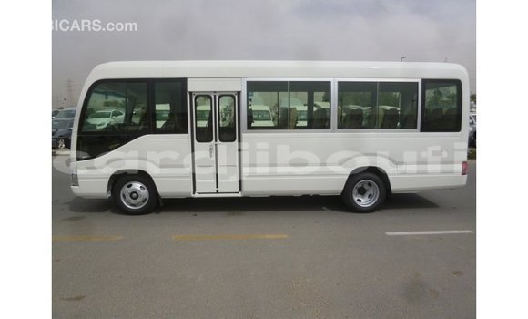 Acheter Import Voiture Toyota Coaster Blanc à Import - Dubai, Ali Sabieh Region Acheter Import Voiture Toyota Coaster Blanc à Import - Dubai, Ali Sabieh Region