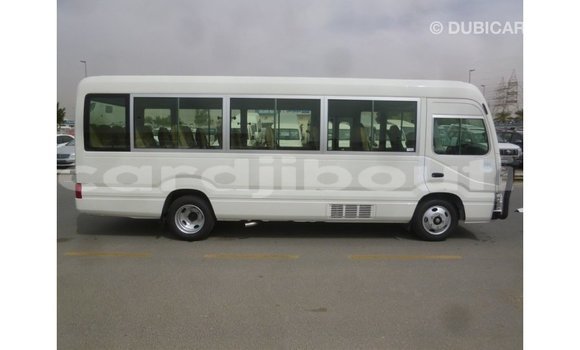 Acheter Import Voiture Toyota Coaster Blanc à Import - Dubai, Ali Sabieh Region Acheter Import Voiture Toyota Coaster Blanc à Import - Dubai, Ali Sabieh Region
