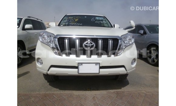 Acheter Import Voiture Toyota Prado Blanc à Import - Dubai, Ali Sabieh Region Acheter Import Voiture Toyota Prado Blanc à Import - Dubai, Ali Sabieh Region