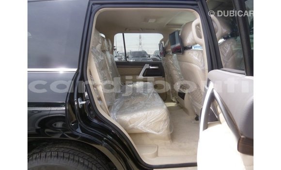 Acheter Import Voiture Toyota Land Cruiser Noir à Import - Dubai, Ali Sabieh Region Acheter Import Voiture Toyota Land Cruiser Noir à Import - Dubai, Ali Sabieh Region