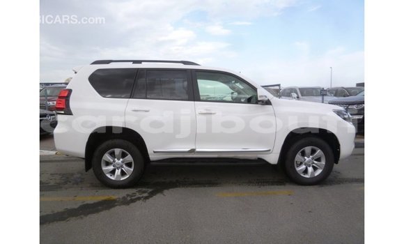 Acheter Import Voiture Toyota Prado Blanc à Import - Dubai, Ali Sabieh Region Acheter Import Voiture Toyota Prado Blanc à Import - Dubai, Ali Sabieh Region