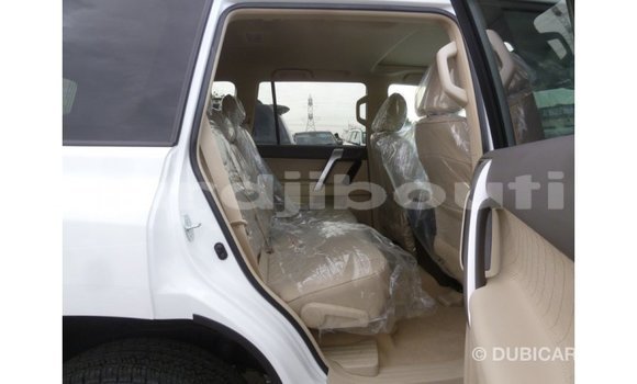 Acheter Import Voiture Toyota Prado Blanc à Import - Dubai, Ali Sabieh Region Acheter Import Voiture Toyota Prado Blanc à Import - Dubai, Ali Sabieh Region