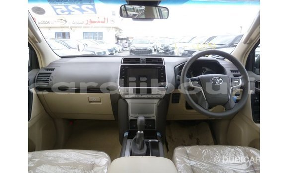Acheter Import Voiture Toyota Prado Blanc à Import - Dubai, Ali Sabieh Region Acheter Import Voiture Toyota Prado Blanc à Import - Dubai, Ali Sabieh Region