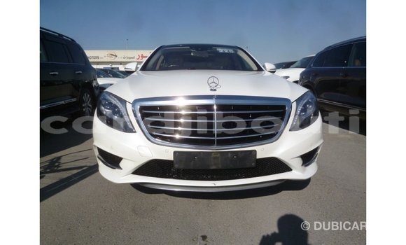 Acheter Import Voiture Mercedes-Benz 190 Blanc à Import - Dubai, Ali Sabieh Region Acheter Import Voiture Mercedes-Benz 190 Blanc à Import - Dubai, Ali Sabieh Region