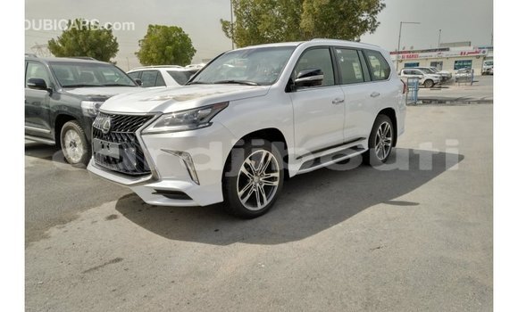 Acheter Import Voiture Lexus LX Blanc à Import - Dubai, Ali Sabieh Region Acheter Import Voiture Lexus LX Blanc à Import - Dubai, Ali Sabieh Region