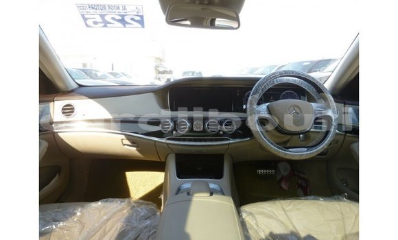 Acheter Import Voiture Mercedes-Benz 190 Blanc à Import - Dubai, Ali Sabieh Region Acheter Import Voiture Mercedes-Benz 190 Blanc à Import - Dubai, Ali Sabieh Region