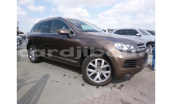 Acheter Import Voiture Volkswagen Touareg Marron à Import - Dubai, Ali Sabieh Region