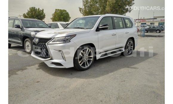 Acheter Import Voiture Lexus LX Blanc à Import - Dubai, Ali Sabieh Region Acheter Import Voiture Lexus LX Blanc à Import - Dubai, Ali Sabieh Region
