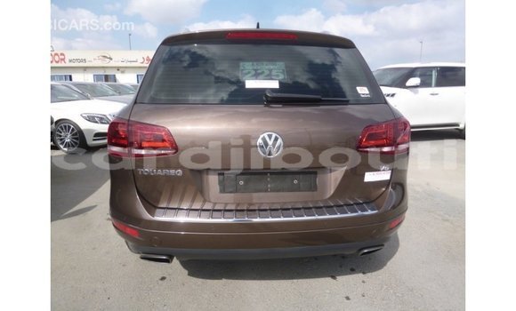 Acheter Import Voiture Volkswagen Touareg Marron à Import - Dubai, Ali Sabieh Region Acheter Import Voiture Volkswagen Touareg Marron à Import - Dubai, Ali Sabieh Region