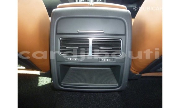 Acheter Import Voiture Volkswagen Touareg Marron à Import - Dubai, Ali Sabieh Region Acheter Import Voiture Volkswagen Touareg Marron à Import - Dubai, Ali Sabieh Region