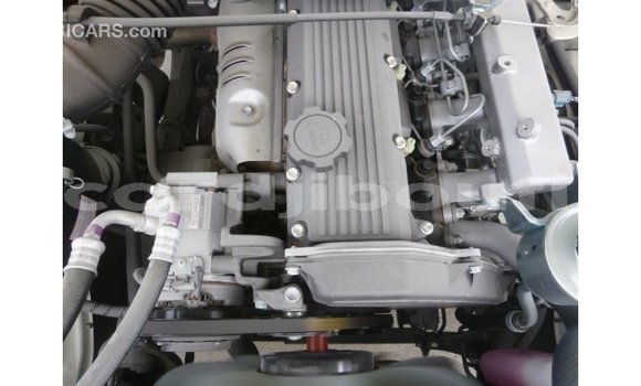 Acheter Import Voiture Toyota Land Cruiser Blanc à Import - Dubai, Ali Sabieh Region Acheter Import Voiture Toyota Land Cruiser Blanc à Import - Dubai, Ali Sabieh Region