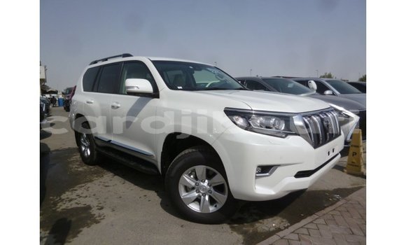 Acheter Import Voiture Toyota Prado Blanc à Import - Dubai, Ali Sabieh Region Acheter Import Voiture Toyota Prado Blanc à Import - Dubai, Ali Sabieh Region