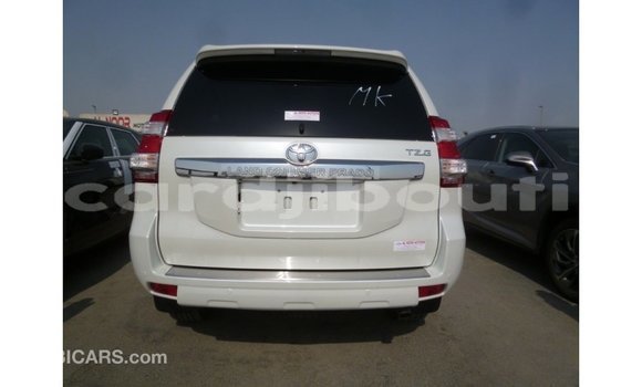 Acheter Import Voiture Toyota Prado Blanc à Import - Dubai, Ali Sabieh Region Acheter Import Voiture Toyota Prado Blanc à Import - Dubai, Ali Sabieh Region