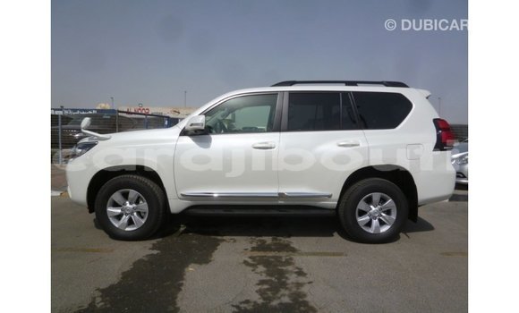 Acheter Import Voiture Toyota Prado Blanc à Import - Dubai, Ali Sabieh Region Acheter Import Voiture Toyota Prado Blanc à Import - Dubai, Ali Sabieh Region