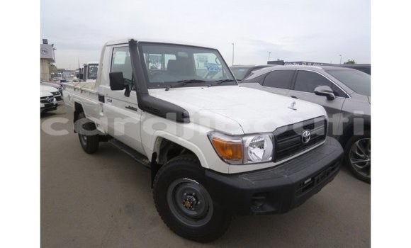 Acheter Import Voiture Toyota Land Cruiser Blanc à Import - Dubai, Ali Sabieh Region Acheter Import Voiture Toyota Land Cruiser Blanc à Import - Dubai, Ali Sabieh Region
