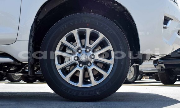 Acheter Neuf Voiture Toyota Land Cruiser Prado Blanc à Alaili Dadda, Obock Acheter Neuf Voiture Toyota Land Cruiser Prado Blanc à Alaili Dadda, Obock
