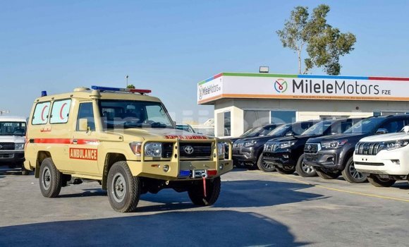 Buy New Toyota Land Cruiser Beige Car in Alaili Dadda in Obock Buy New Toyota Land Cruiser Beige Car in Alaili Dadda in Obock