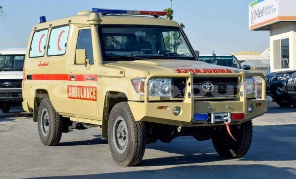 Buy New Toyota Land Cruiser Beige Car in Alaili Dadda in Obock Buy New Toyota Land Cruiser Beige Car in Alaili Dadda in Obock