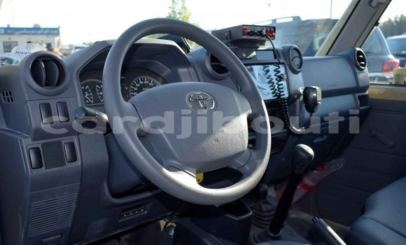 Buy New Toyota Land Cruiser Beige Car in Alaili Dadda in Obock Buy New Toyota Land Cruiser Beige Car in Alaili Dadda in Obock
