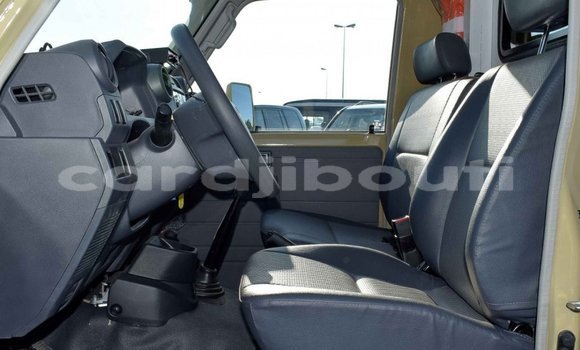 Buy New Toyota Land Cruiser Beige Car in Alaili Dadda in Obock Buy New Toyota Land Cruiser Beige Car in Alaili Dadda in Obock