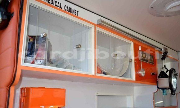 Buy New Toyota Land Cruiser Beige Car in Alaili Dadda in Obock Buy New Toyota Land Cruiser Beige Car in Alaili Dadda in Obock