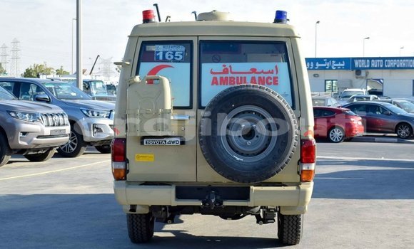 Buy New Toyota Land Cruiser Beige Car in Alaili Dadda in Obock Buy New Toyota Land Cruiser Beige Car in Alaili Dadda in Obock