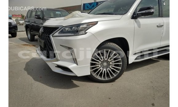 Acheter Import Voiture Lexus LX Blanc à Import - Dubai, Ali Sabieh Region