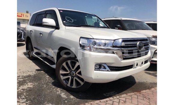 Acheter Import Voiture Toyota Land Cruiser Blanc à Import - Dubai, Ali Sabieh Region Acheter Import Voiture Toyota Land Cruiser Blanc à Import - Dubai, Ali Sabieh Region