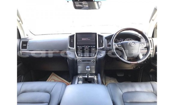 Acheter Import Voiture Toyota Land Cruiser Blanc à Import - Dubai, Ali Sabieh Region Acheter Import Voiture Toyota Land Cruiser Blanc à Import - Dubai, Ali Sabieh Region