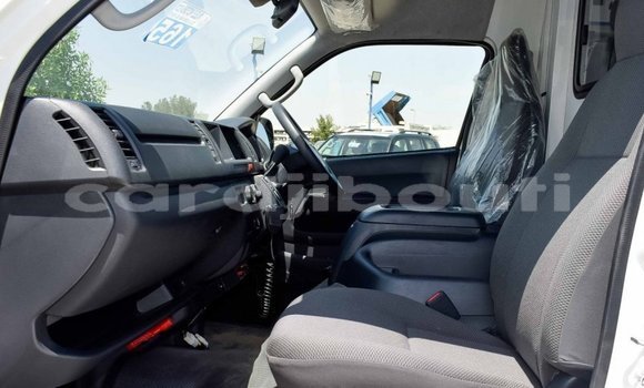 Acheter Neuf Voiture Toyota Hiace Blanc à Alaili Dadda, Obock Acheter Neuf Voiture Toyota Hiace Blanc à Alaili Dadda, Obock