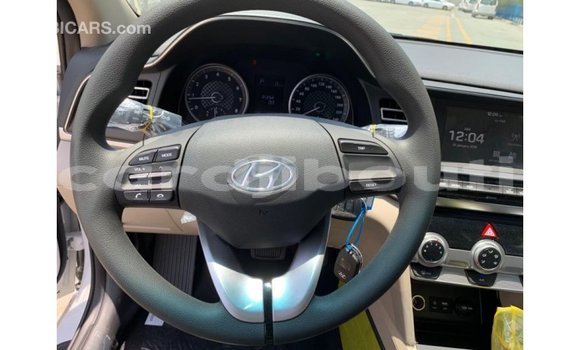 Buy Import Hyundai Elantra White Car in Import - Dubai in Ali Sabieh Region Buy Import Hyundai Elantra White Car in Import - Dubai in Ali Sabieh Region