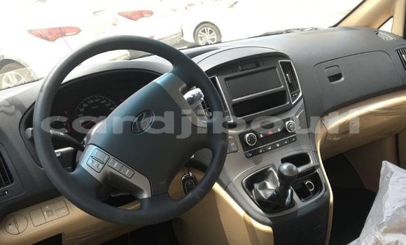 Buy Import Hyundai Accent White Car in Import - Dubai in Ali Sabieh Region Buy Import Hyundai Accent White Car in Import - Dubai in Ali Sabieh Region