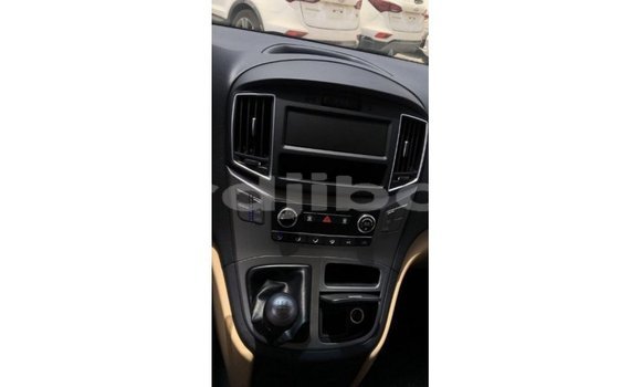 Buy Import Hyundai Accent White Car in Import - Dubai in Ali Sabieh Region Buy Import Hyundai Accent White Car in Import - Dubai in Ali Sabieh Region