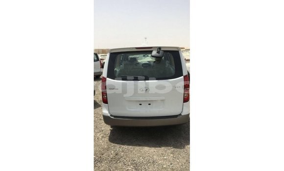 Buy Import Hyundai Accent White Car in Import - Dubai in Ali Sabieh Region Buy Import Hyundai Accent White Car in Import - Dubai in Ali Sabieh Region