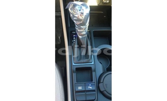 Buy Import Hyundai Tucson White Car in Import - Dubai in Ali Sabieh Region Buy Import Hyundai Tucson White Car in Import - Dubai in Ali Sabieh Region